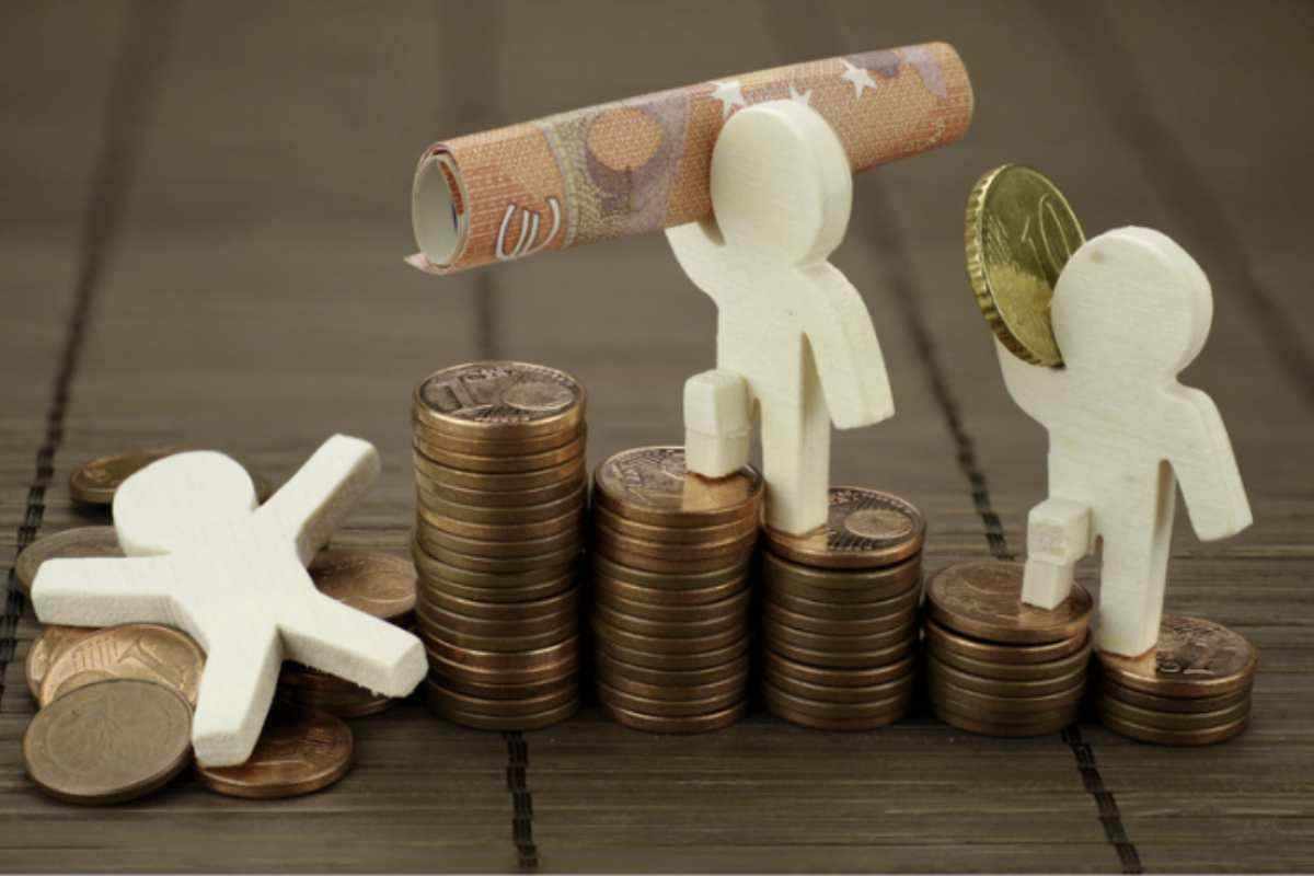 Parallelamente ai bonus, resta centrale il tema delle pensioni, che seguono un calendario più stabile ma che possono comunque essere influenzate